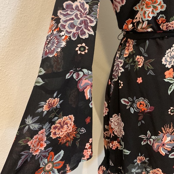 Floral Dress - Picture 4 of 9